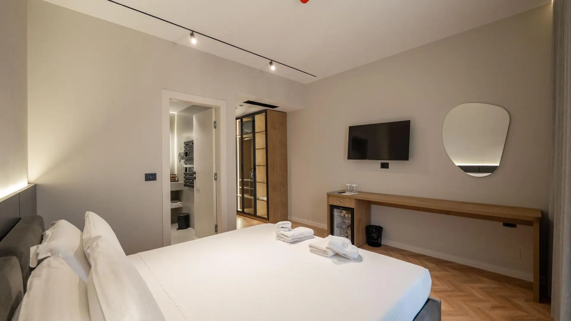 Sasso Hotel Wlora