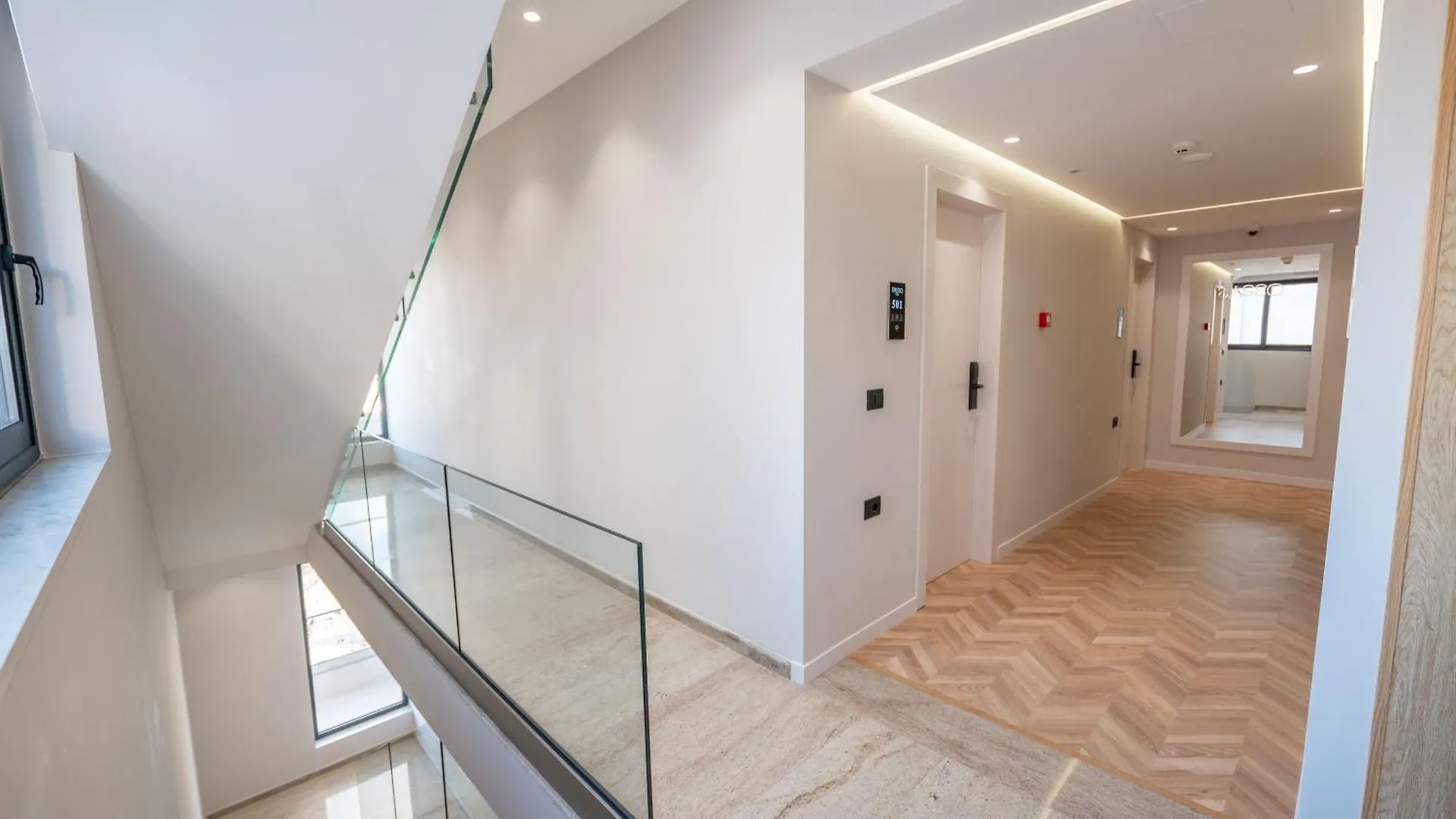 Sasso Hotel Wlora