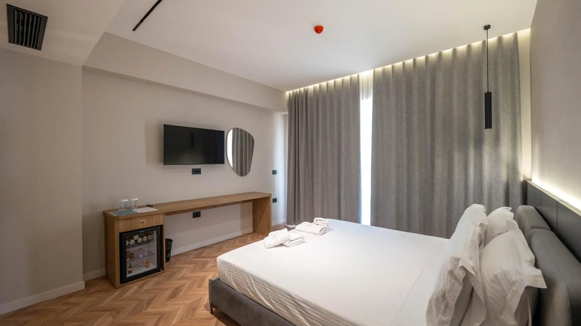 Sasso Hotel Wlora 4*,  Albania