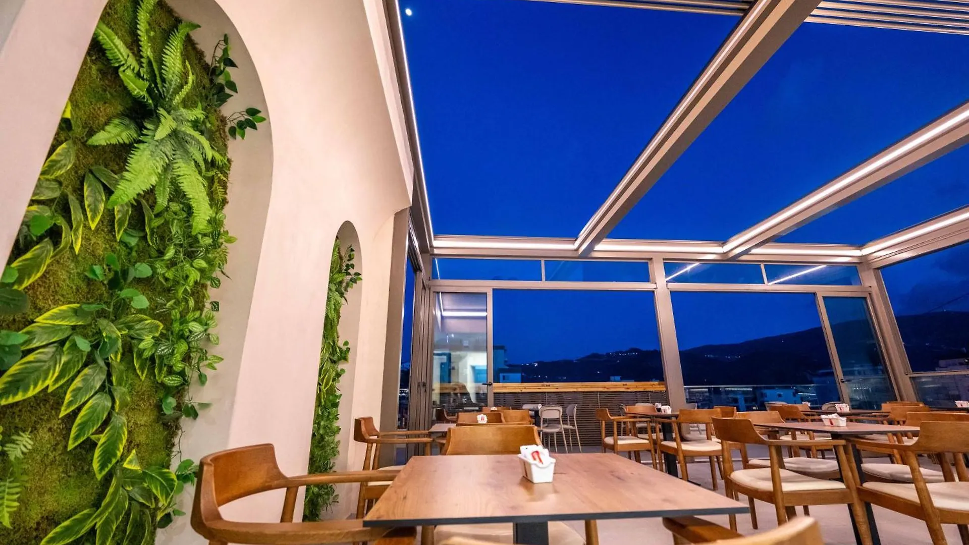 Sasso Hotel Wlora
