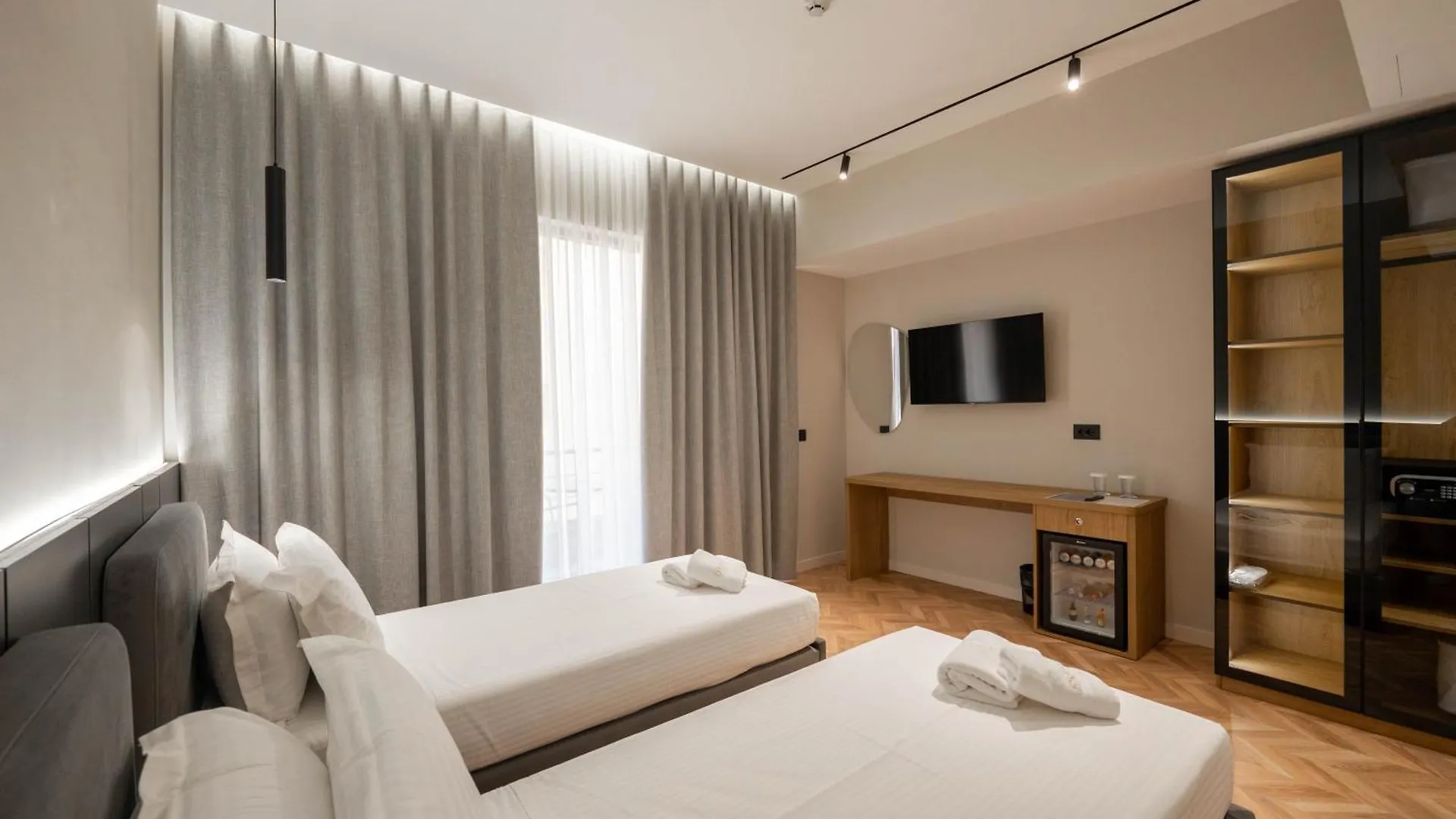 Sasso Hotel Wlora