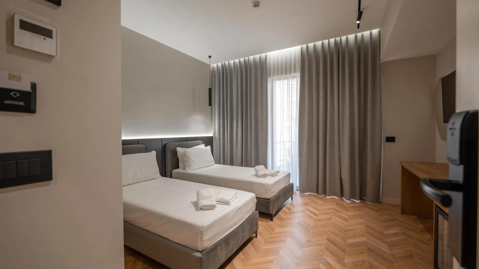 Sasso Hotel Wlora