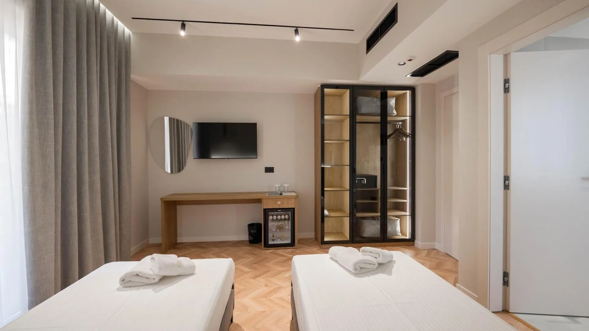 Sasso Hotel Wlora 4*,  Albania