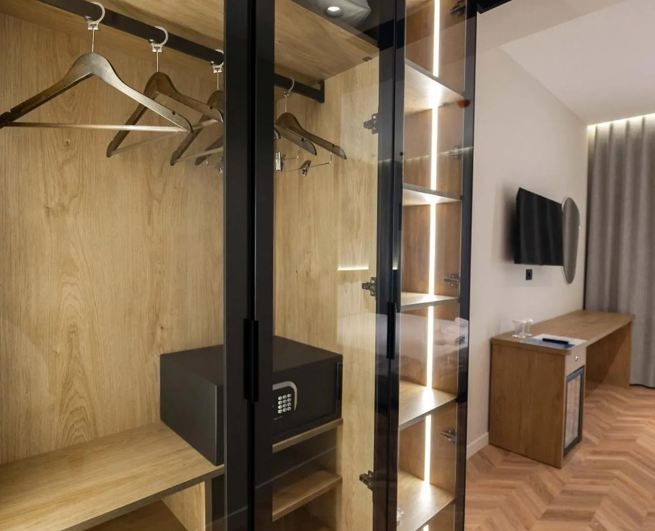 Sasso Hotel Wlora